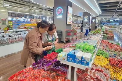 1至8月臨滄經濟運行提質向好 鞋帽零售展現新活力